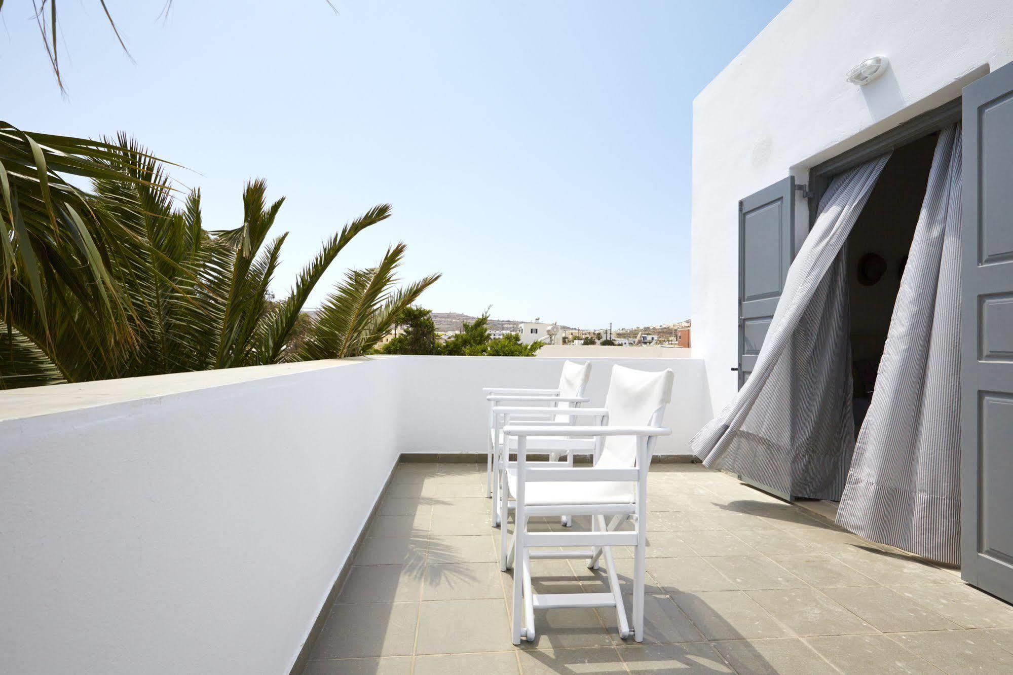 Fenix Hotel Perissa  Buitenkant foto